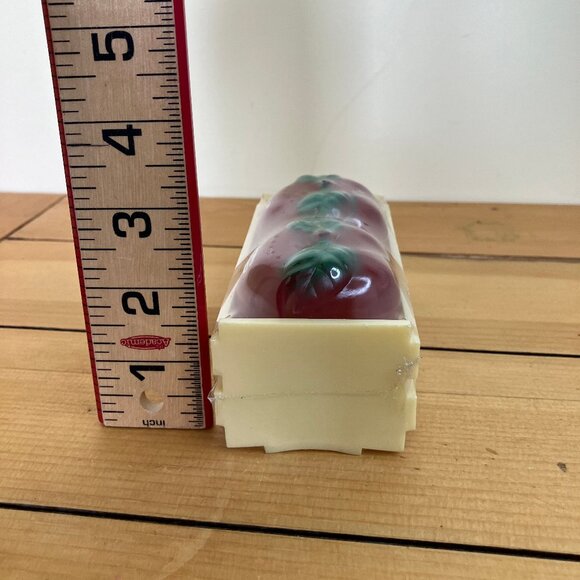 Apple Shape Salt & Pepper Shaker Set Vintage Plastic New in Package - Picture 3 of 6